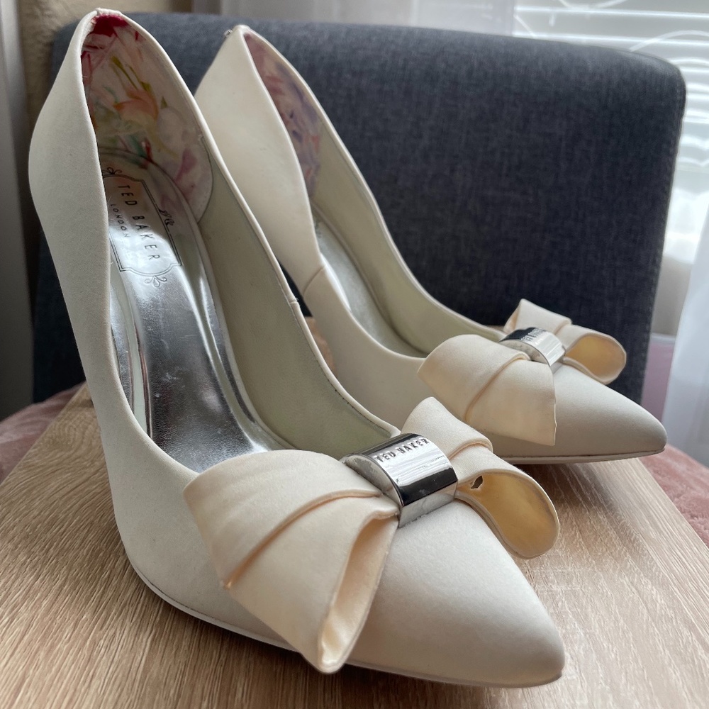 Ted Baker Womens Skalett Ivory Pumps